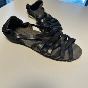 Ahnu Sandal, 9 1/2M